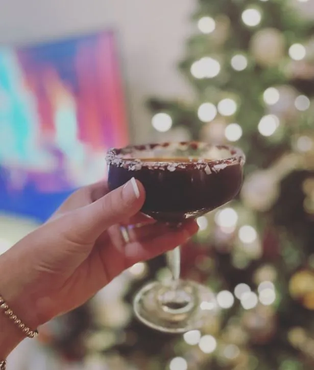 Peppermint Espresso Martini, an easy Christmas drinks recipe from Kee To Wellness