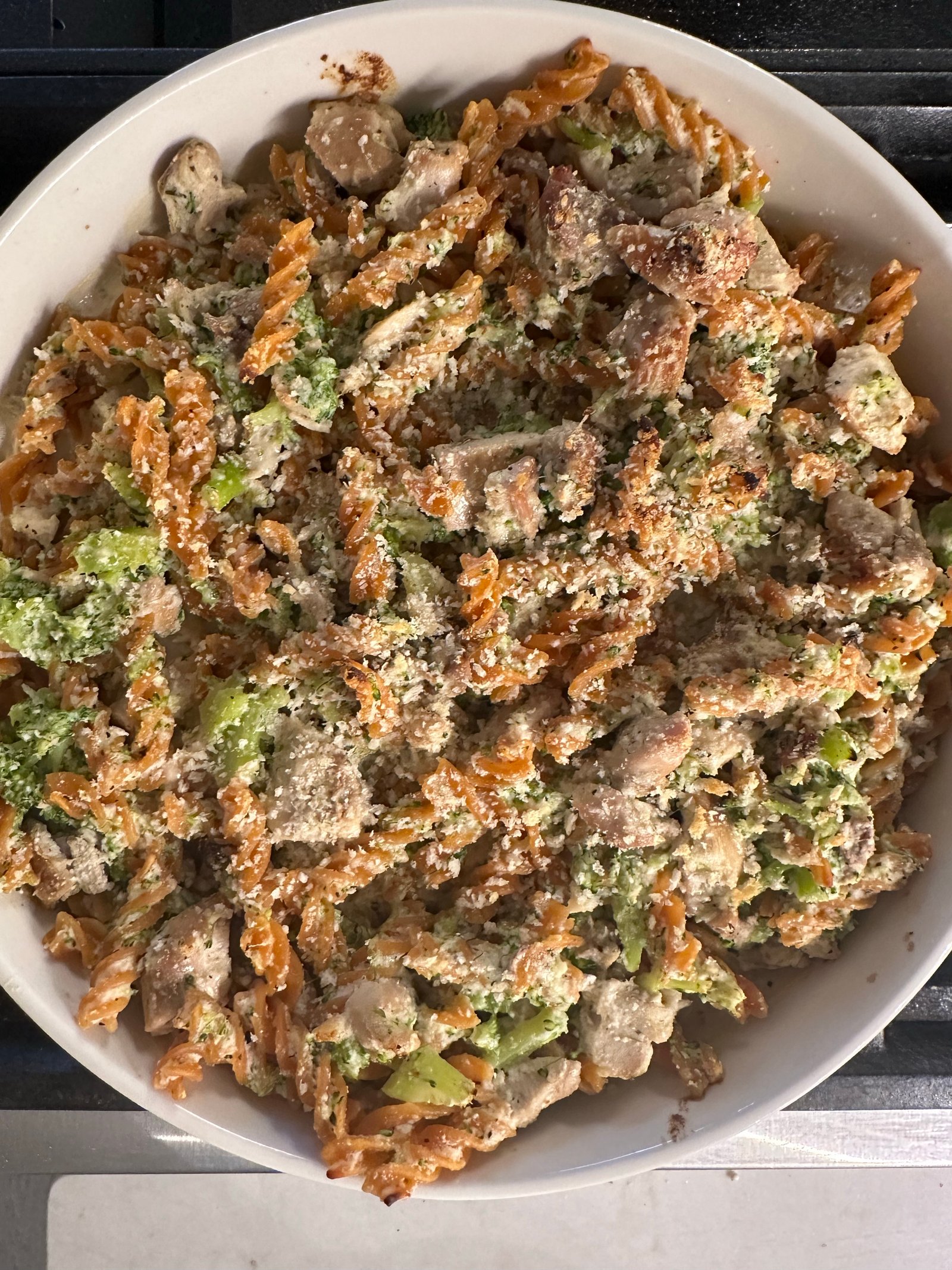 Cheesy chicken broccoli pasta bake with lentil pasta
